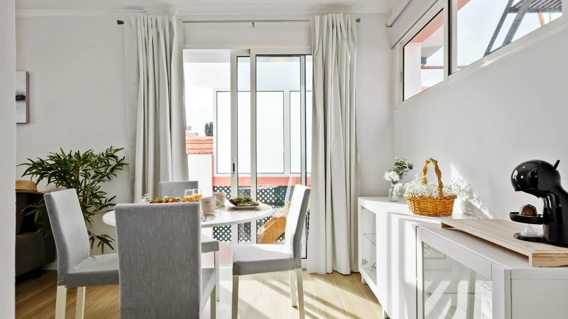 Apartment City Centre Retreat By Madeira Sun Travel Funchal